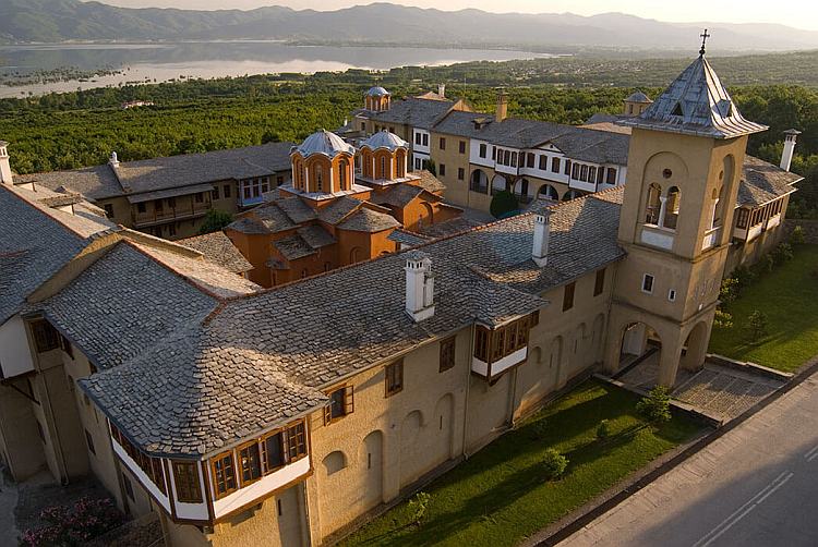 Εξωτερική όψη του Ιερού Ησυχαστηρίου Τιμίου Προδρόμου Ακριτοχωρίου