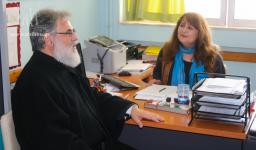 Παράδοση υπολογιστών σε δημοτικό σχολείο