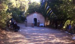 Στο γραφικό εκκλησάκι του Σταυρού στις Αφίδνες