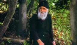 Νυχτερινή Θεία Λειτουργία (Αγ. Παϊσίου) στην Αγ. Βαρβάρα Ιλίου