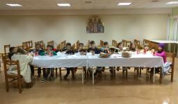 Κάλαντα στους ιερείς από τα παιδιά της Αγ. Βαρβάρας