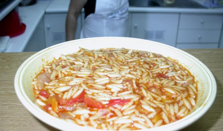 Συνεχίζει η τράπεζα αγάπης στην Αγία Τριάδα