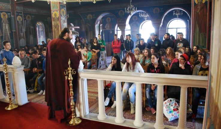 Ακολουθία των Προηγιασμένων στον Άγ. Δημήτριο Πετρουπόλεως με συμμετοχή μαθητών του 5ου Λυκείου