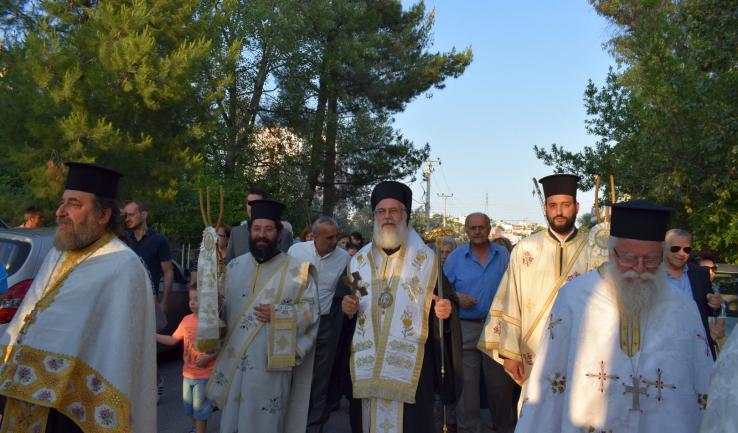 Λιτανεία το εσπέρας του Αγίου Πνεύματος στο Καματερό