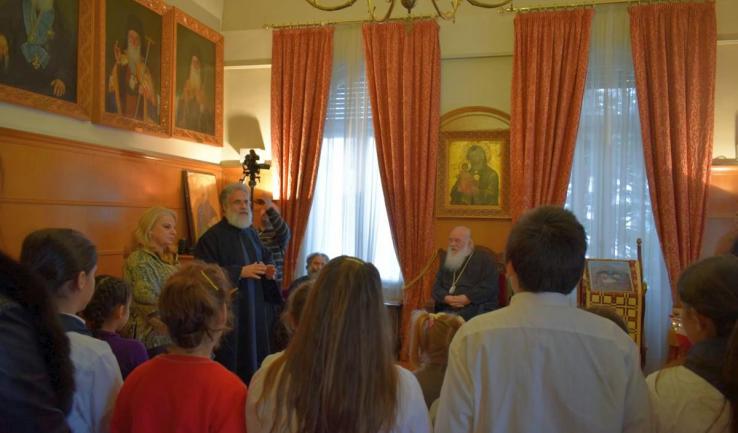 Κάλαντα στον Αρχιεπίσκοπο από παιδιά των Αχαρνών