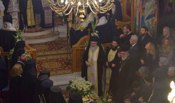 Η εξόδιος ακολουθία της Ολυμπίας Δικαιάκου