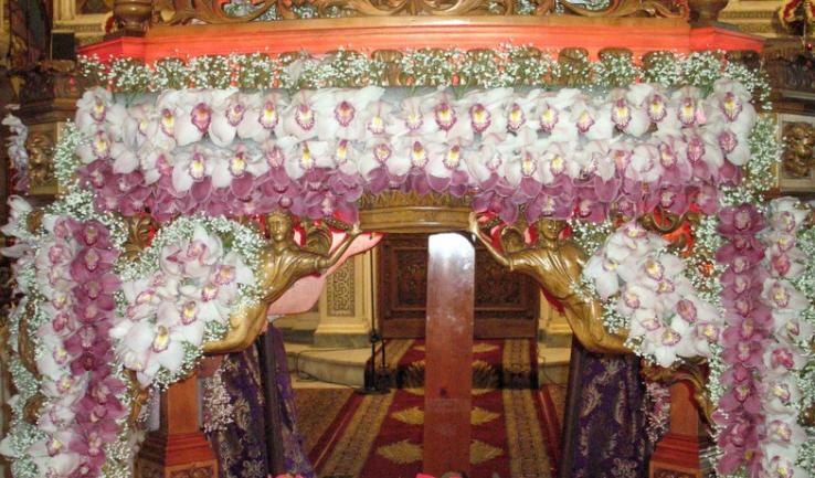 Επιτάφιος στον Μητροπολιτικό Ναό Ιλίου και αντάμωμα Επιταφίων