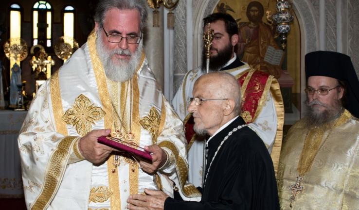 Απεβίωσε ο π. Δημήτριος Καλύβας