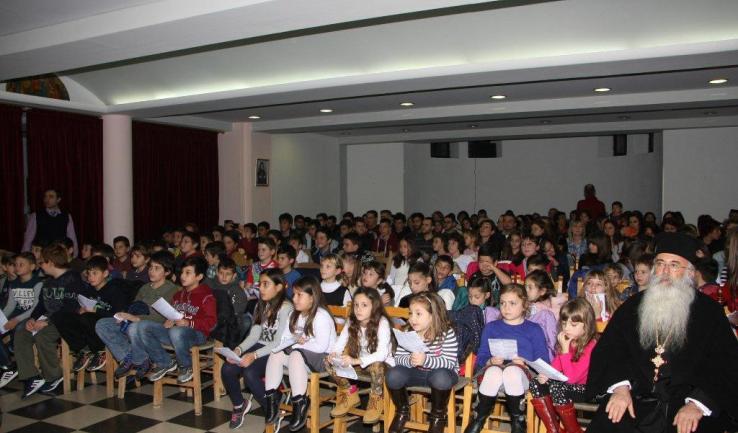 Φωτογραφίες από την πρωτοχρονιάτικη γιορτή των κατηχ. συνάξεων της Αγ. Αικατερίνης