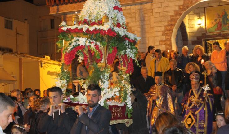 Μεγάλη Παρασκευή στις Μυροφόρες Αγίων Αναργύρων